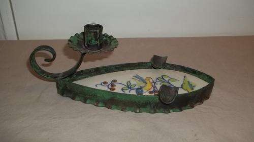 A STUNNING METAL HANDHELD CANDLE HOLDER AND ASHTRAY WITH A TILE INLAY - QUITE DIFFERENT