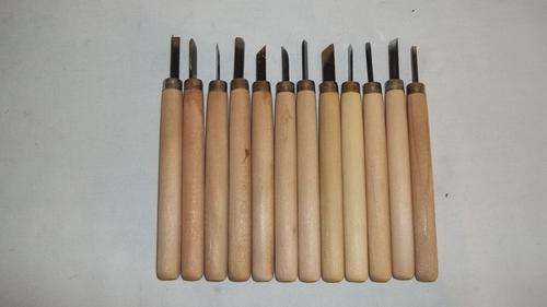 AN AWESOME SET OF TWELVE HAND WOOD CHISELS IN GOOD CONDITION - IDEAL FOR SMALLER CRAFTS AND PROJECTS