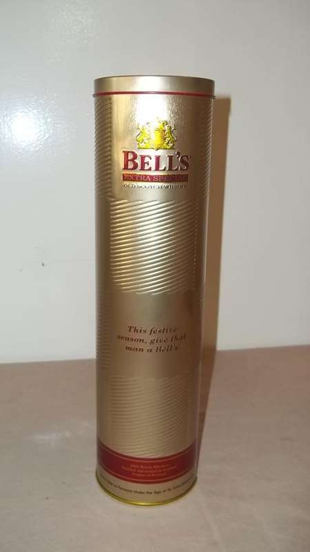 AN AWESOME COLLECTIBLE BELLS EXTRA SPECIAL OLD SCOTCH WHISKEY TIN