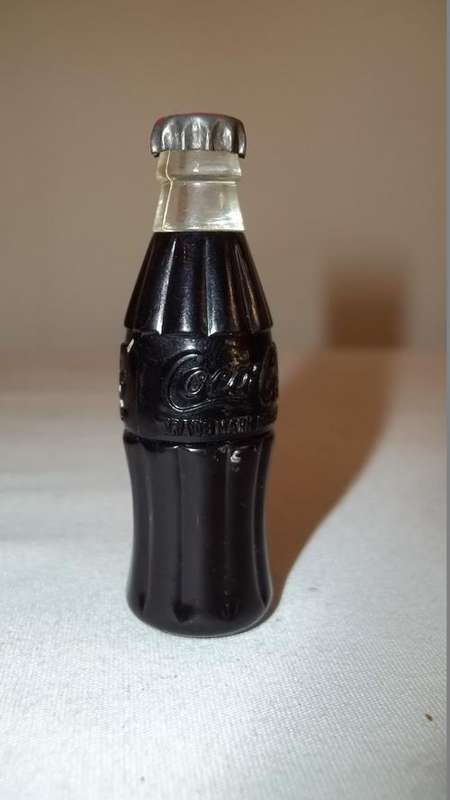 A STUNNING AND VERY COLLECTABLE MINIATURE BOTTLE OF COCA-COLA - AN AMAZING COLLECTORS ITEM