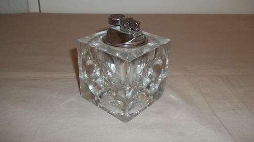A STUNNING SQUARE VINTAGE GLASS TABLE LIGHTER WITH A STUNNING UNCOMPLICATED DESIGN