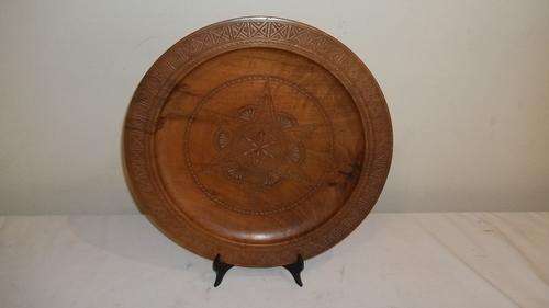 A SPECTACULAR HAND-CARVED LARGE ROUND PLATE WITH BEAUTIFUL DESIGN WORK = THIS IS AN AWESOME PIECE