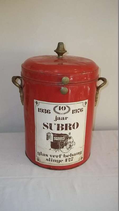 AN AMAZING VINTAGE SUBRO GLASS PAINT AND WALLPAPER 40th ANNIVERSARY PAINT TIN WITH BRASS HANDLES