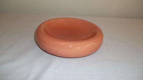 AN AWESOME VINTAGE DUSTY PINK GLAZED CERAMIC ASHTRAY WITH A 11 MARCH 1983 DATE STAMP