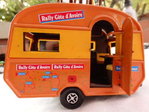 A FANTASTIC AND VERY COLLECTIBLE GIODI OF ITALY 1/25 SCALE RAPHAEL 201 ROLLER CARAVAN