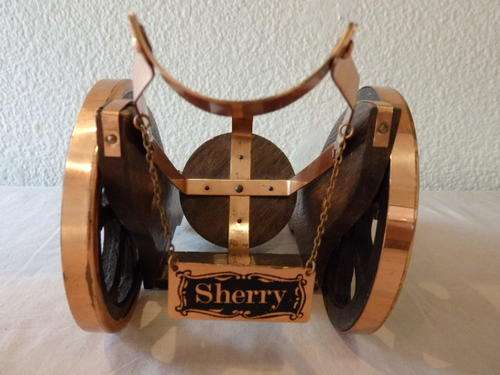 AN AMAZING COPPER AND BRASS SHERRY POURER IN THE SHAPE OF A CANON - SOMETHING UNUSUAL FOR YOUR BAR