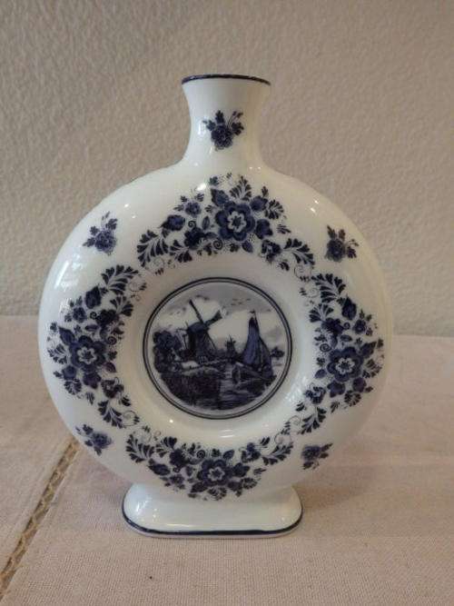 AN AMAZING ORIGINAL DELFT BLAUW OF HOLLAND SPECIAL LIMITED COLLECTORS EDITION PORCELAIN DECANTER