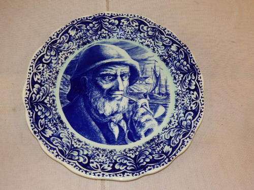 A RARE VINTAGE DELFT "BOCH FRERES" "LA LOUVIERE" OF BELGIUM LARGE PLATE/ CHARGER "THE OLD FISHERMAN"