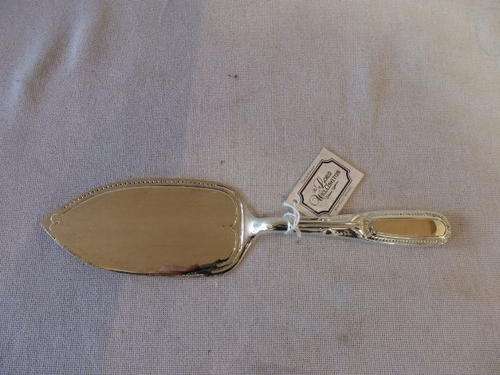AN AWESOME LORD WELLINGTON OF ENGLAND SILVER PLATED PIE/ CAKE SERVER IN THE ORIGINAL BOX