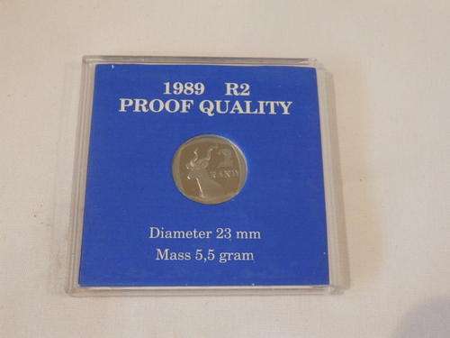 AN AWESOME 1989 R2 PROOF QUALITY COIN IN ITS ORIGINAL PROTECTIVE HOLDER