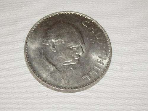 AN AWESOME 1965 GREAT BRITAIN CROWN COIN WITH WINSTON CHURCHILL AND QUEEN ELIZABETH II