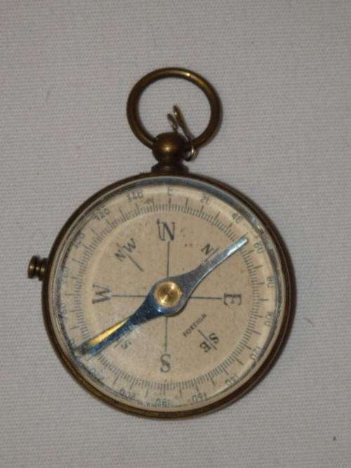 A STUNNING AND RARE VINTAGE (1940's) STESCO? "FOREIGN" FOB COMPASS WITH A LOCKING MECHANISM