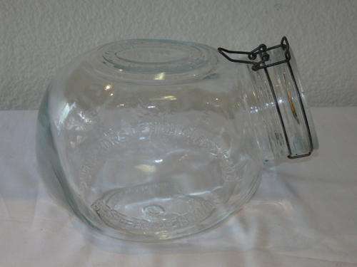 AN AMAZING VINTAGE ITALIAN MADE ONE GALLON "THE GENERAL STORE JAR" MADE IN 1971
