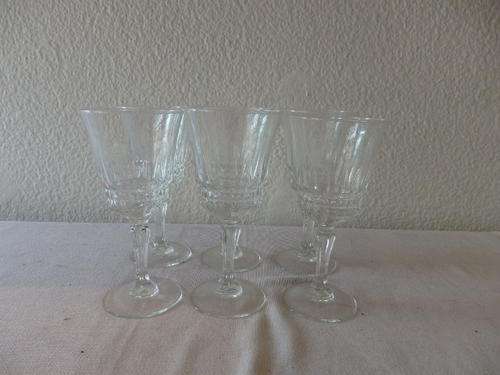 A STUNNING SET OF SIX LUMINARC OF FRANCE RED WINE GLASSES WITH AWESOME DETAILING