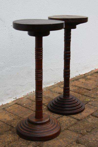 A PAIR OF STUNNING VINTAGE COFFEE TABLE / DISPLAY STANDS IN EXCELLENT CONDITION!!! BID PER EACH