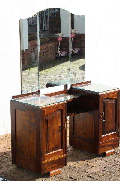 EXQUISITE DRESSER WITH ORIGINAL MIRROR, BEAUTIFUL DOORS & UNIQUE DRAWS - STUNNING FURNITURE!!!
