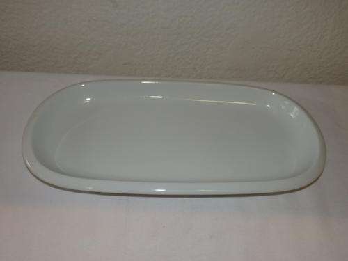 A BEAUTIFUL WHITE PORCELAIN SNACK/PLATTER DISH