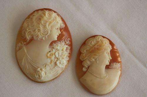 TWO VERY BEAUTIFUL AUTHENTIC CAMEO'S IN FANTASTIC CONDITION READY FOR JEWELLRY!!!
