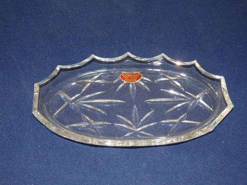 A STUNNING GORAM OF YUGOSLAVIA FINE CRYSTAL HAND CRAFTED BOWL WITH HAND CUT DETAILING