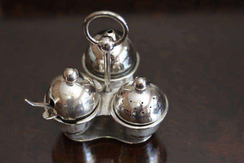 WOW! A VERY RARE c1900's SOUTH AFRICAN RAILWAYS EPNS CONDIMENT SET WITH SPOON IN GREAT CONDITION!!!
