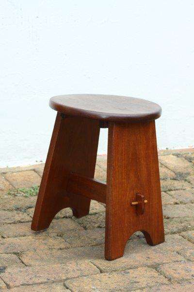 STUNNING ANTIQUE COLLECTABLE MILKING STOOL IN GREAT CONDITION!!! AWESOME PIECE OF FURNITURE