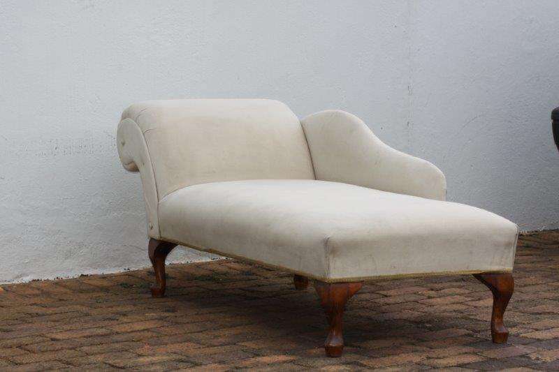 A STUNNING HARTMANN & KEPLER CHAISE LOUNGE / DAYBED!!! THIS IS AWESOME AND IN GREAT CONDITION...
