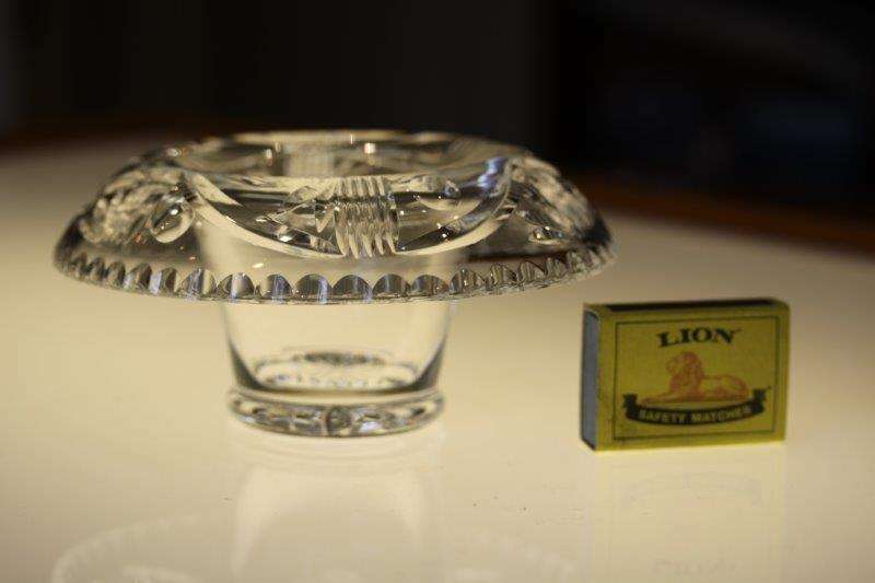 A STUNNING LEAD CUT CRYSTAL "TURNED RIM" POSY BOWL IN MINT CONDITION
