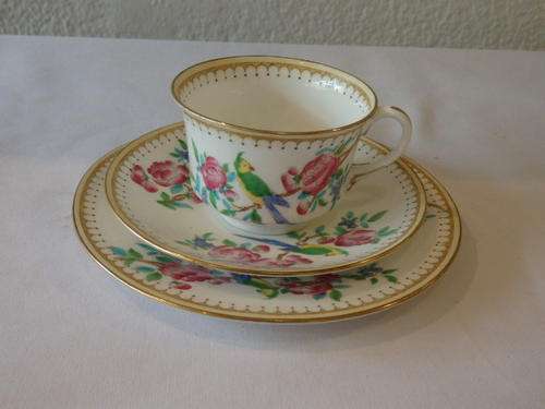 A STUNNING ANTIQUE (1913 TO 1926) SHELLEY OF ENGLAND FINE BONE CHINA TEA SET TRIO