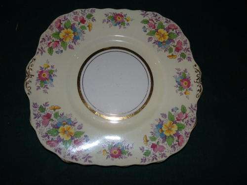 A STUNNING VINTAGE COLCLOUGH OF ENGLAND SQUARE BONE CHINA CAKE PLATE