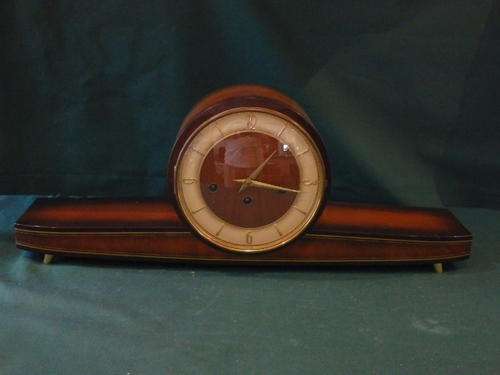 A MAGNIFICENT VINTAGE AND QUITE RARE GERMAN MADE REVEILLE CHIMING MANTLE CLOCK BY GILBERT CLOCKS