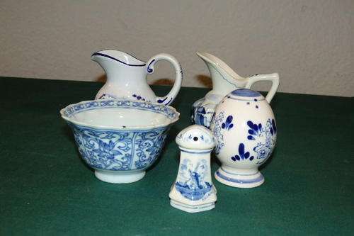 ***JOB LOT*** AN AWESOME COLLECTION OF MIXED BLUE AND WHITE PORCELAIN PIECES INCLUDING DELFTWARE
