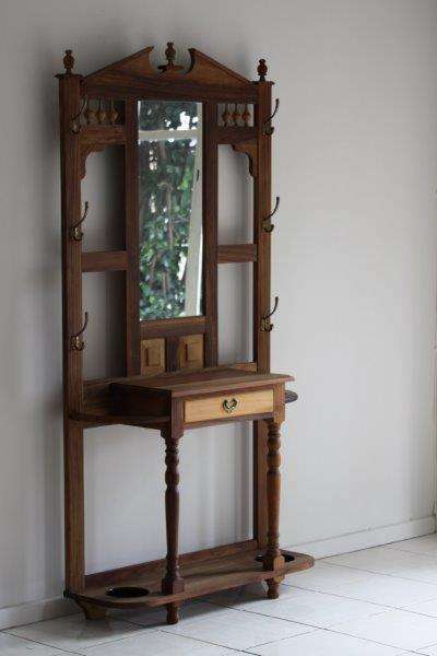 AN EXQUISITE VINTAGE STINKWOOD 'TALL BOY' HAT & COAT STAND!!! BEAUTIFUL FURNITURE IN GREAT CONDITION