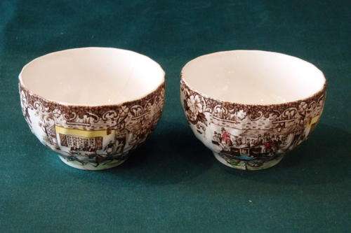 TWO STUNNING VINTAGE JOHNSON BROTHERS IRONSTONE "COACHING SCENES" BROWN & WHITE BOWLS