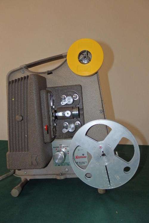 AN EXQUISITE VINTAGE (c1960's/ 1970's) USA MADE KEYSTONE K75C 8mm MOVIE PROJECTOR