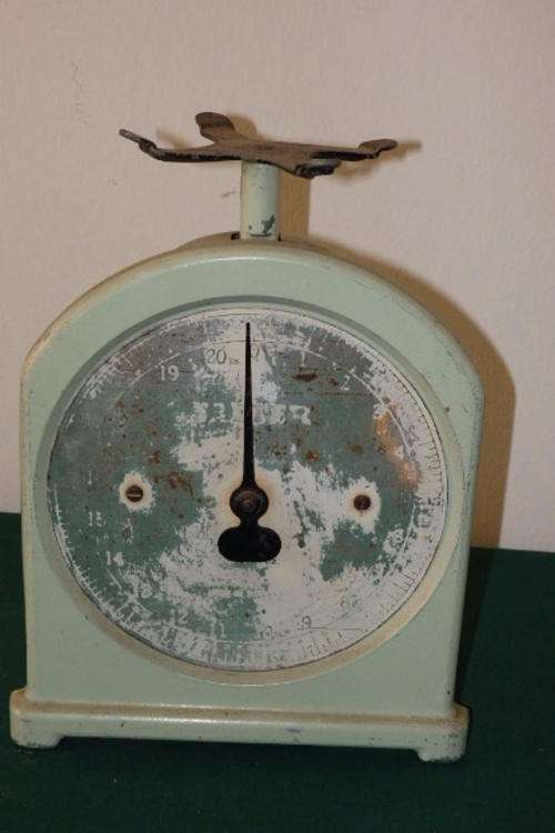 AN AMAZING AND QUITE RARE VINTAGE SALTER OF ENGLAND No. 34 (20lb BY1oz) HOUSEHOLD SCALE