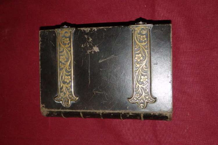 A SPECTACULAR ANTIQUE (1886) SPANISH CATHOLIC PRAYER BOOK WITH SUNDAYS AND RELIGIOUS HOLIDAYS