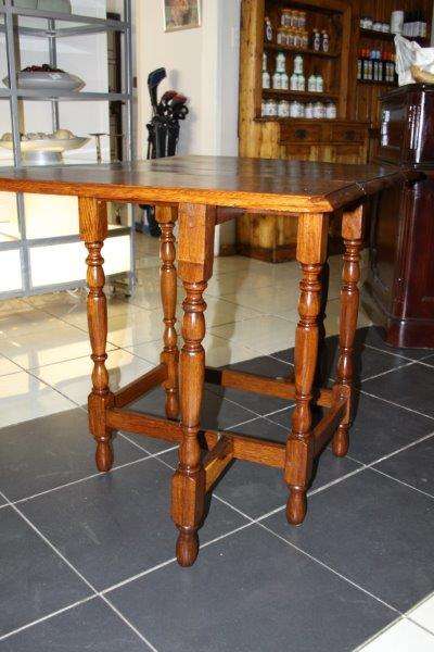 AN EXQUISITE SOLID GATE LEG DROP-LEAF TABLE IN FANTASTIC CONDITION!!! STUNNING FURNITURE!!!