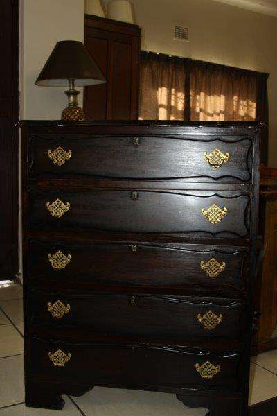 AN EXQUISITE ANTIQUE BALL & CLAW CHEST OF DRAWERS IN GREAT CONDITION!!! WOW, THIS IS NICE!!!