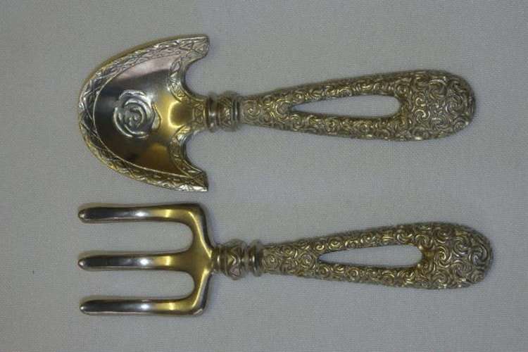 TWO STUNNING JENNA CLIFFORD "ORIGINAL" SIGNATURE PEWTER "ETHNIC" SALAD SERVER PIECES