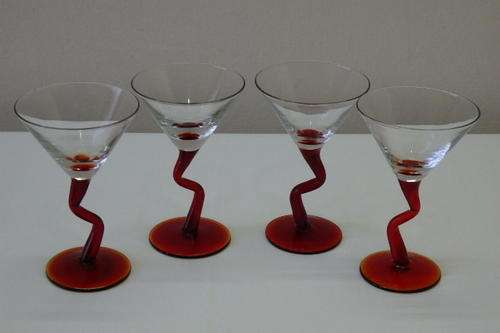FOUR AWESOME "TWISTED RED STEMMED" COCKTAIL GLASSES IN FANTASTIC CONDITION
