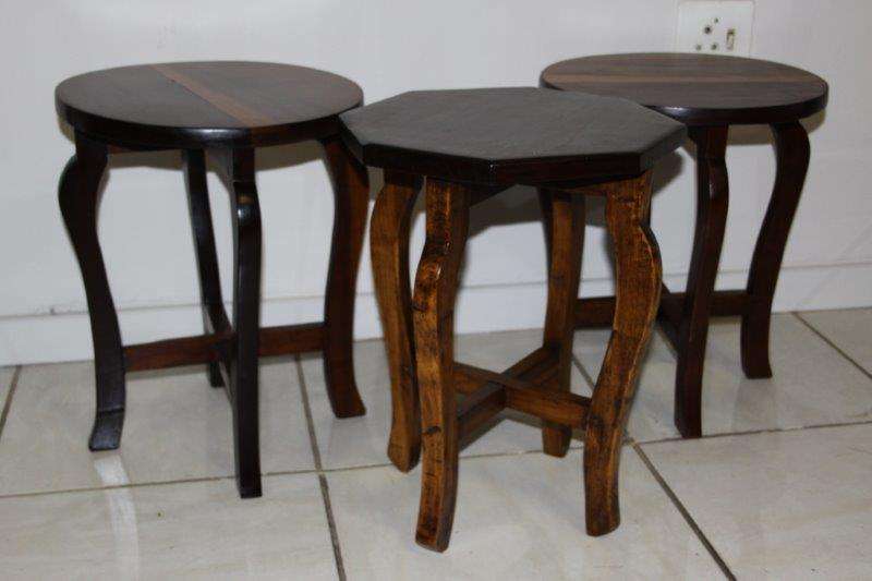 THREE STUNNING VINTAGE COFFEE TABLE IN EXCELLENT CONDITION!!! BEAUTIFUL FURNITURE...
