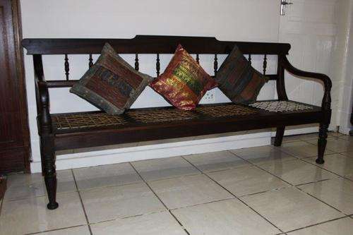 A STUNNING, EXCEPTIONAL 4-SEATER SOLID STINKWOOD RIEMPIE BENCH IN EXCELLEN CONDITION! AWESOME!!!