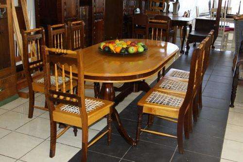 STUNNING 8 SEATER YELLOWWOOD & IMBUIA "RIEMPIE" DININGROOM SUITE! EXQUISITE FURNITURE!!!