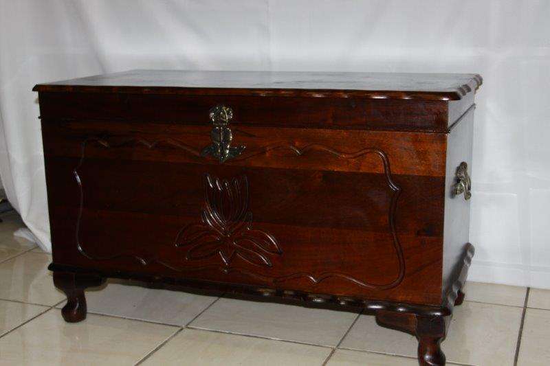 ABSOLUTELY STUNNING, BEAUTIFUL VINTAGE KIST WITH AMAZING DETAIL - AWESOME, FANTASTIC CONDITION!!!