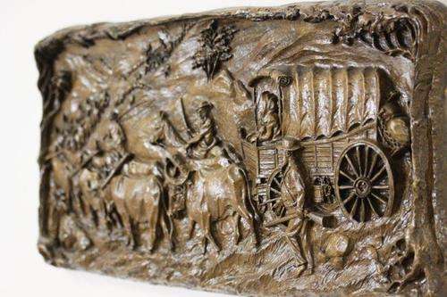 AMAZING HISTORIC PLAQUE DEPICTING THE VOORTREKKER GROOT TREK! AMAZING DETAIL & EXCELLENT CONDITION!