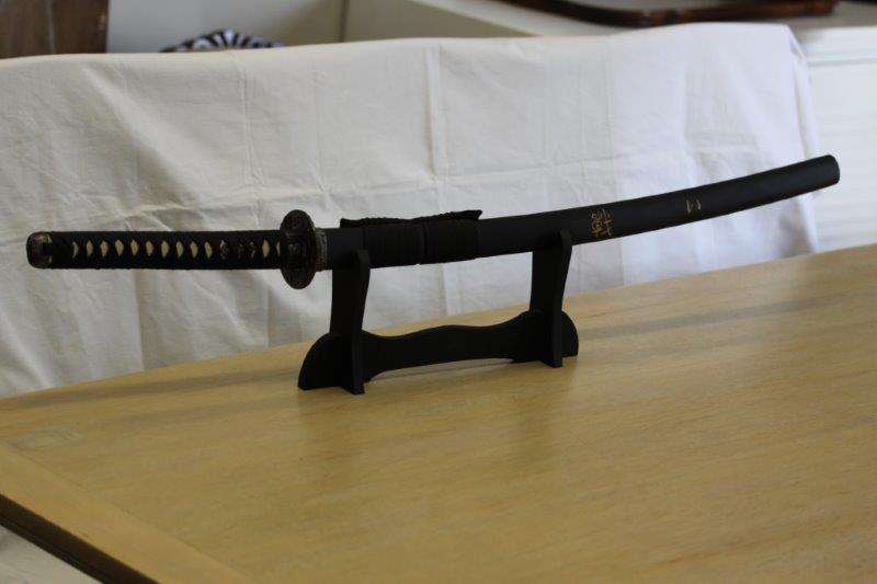 AN AMAZING DETAILED SAMURAI SWORD ON A DISPLAY STAND!!! EXCELLENT CONDITION!!!
