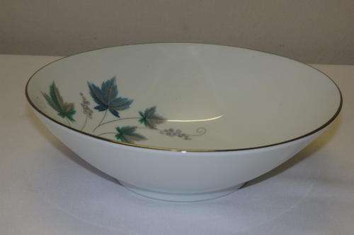 AN AWESOME "ROYAL CERAMICS" BY NORITAKE OF JAPAN "VINTAGE SERIES" VEGETABLE SERVING BOWL