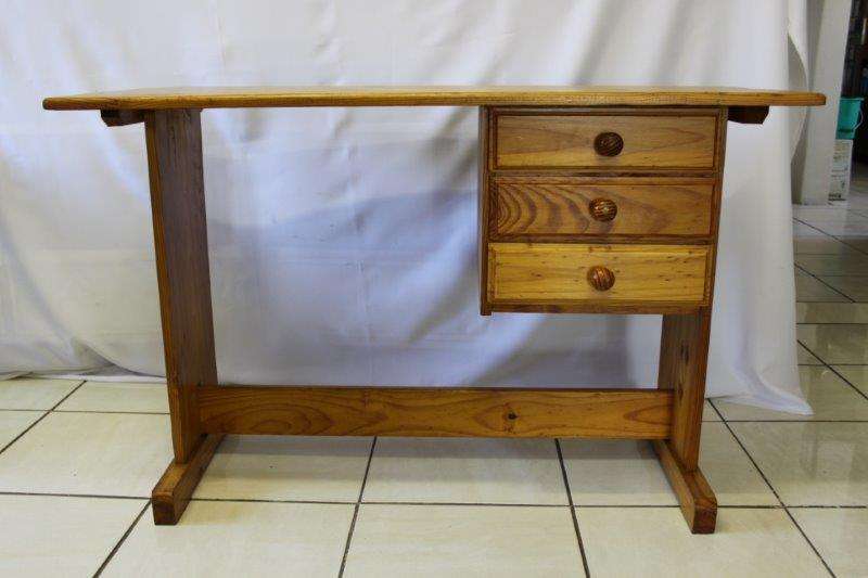 A BEAUTIFUL 3-DRAW PINE DESK IN EXCELLENT CONDITION! PERHAPS PAINT IT, GIVE IT THE DIS-STRESSED LOOK