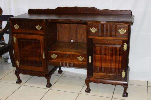 WOW!!! A MAGNIFICENT VINTAGE BALL & CLAW SIDE SERVER IN EXCELLENT CONDITION FOR IT'S AGE!!!