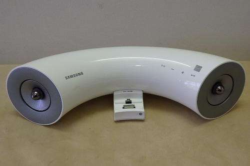 AN AWESOME WHITE SAMSUNG DA E550/XA DUAL DOCKING STATION IN EXCELLENT WORKING CONDITION